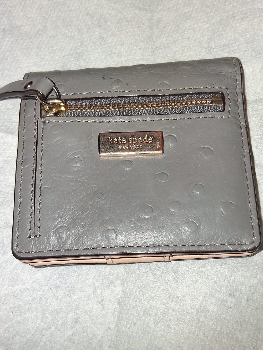 kate spade gray embossed leather card holder with zip pocket